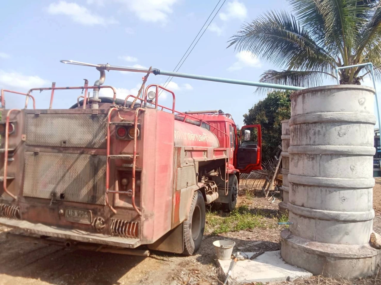 งานป้องกันและบรรเทาสาธารณภัยบริการส่งน้ำอุปโภค บริเวณเขตพื้นที่ ม.2 บ้านแม่อีไฮ