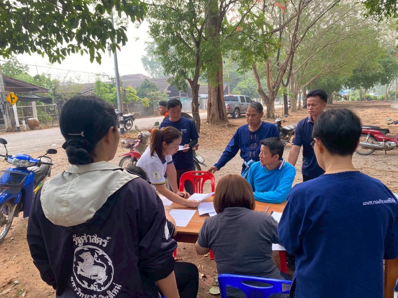 ลงพื้นที่เร่งสำรวจความเสียหายของบ้านเรือนประชาชนในเขตพื้นที่ตำบลศรีวิชัย ที่เกิดจากพายุฝน วาตภัย