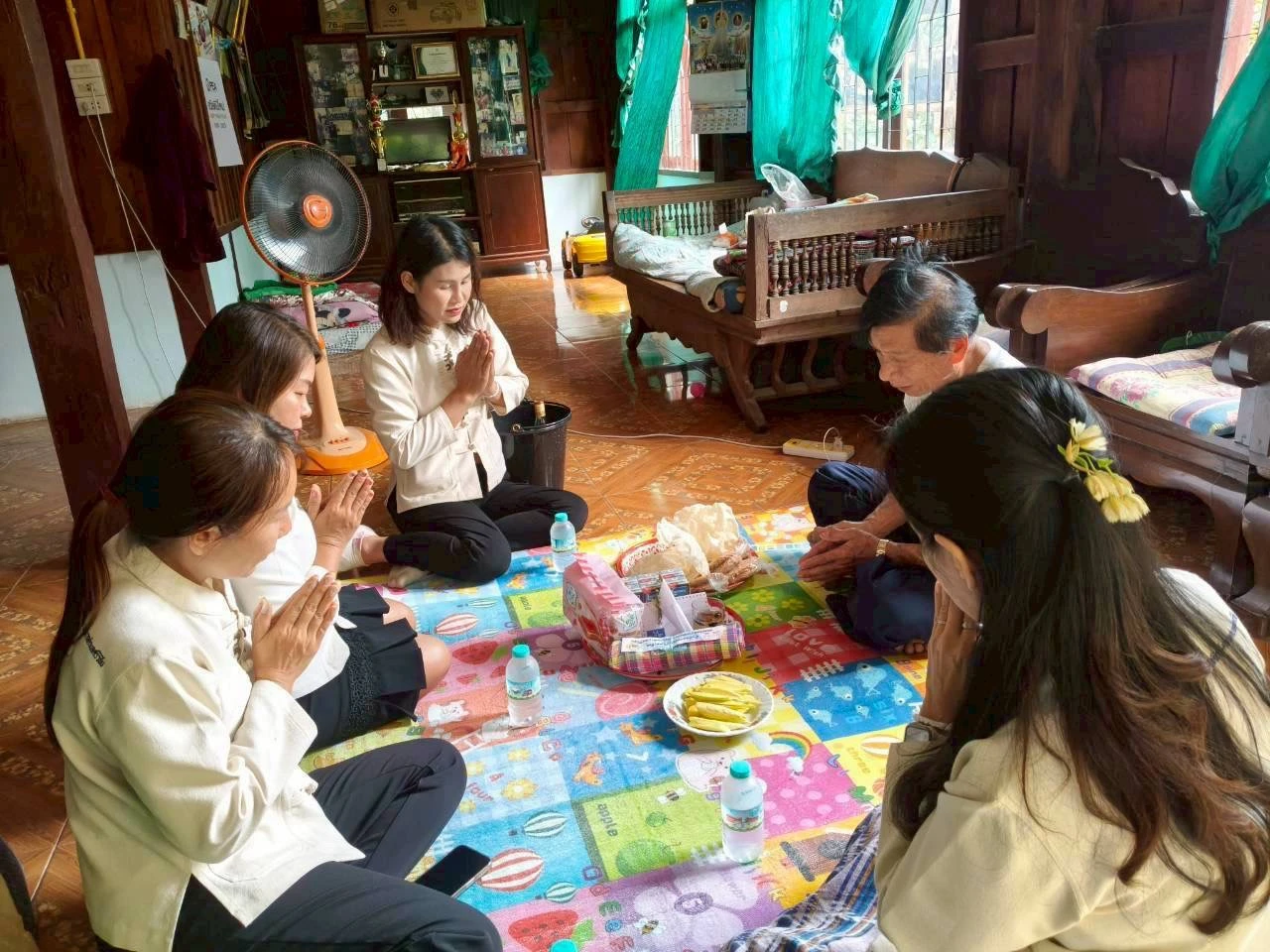 กองสวัสดิการสังคม เทศบาลตำบลศรีวิชัยได้ดำเนินการดำหัวประธานผู้สูงอายุในตำบลศรีวิชัยจำนวน 13 หมู่บ้าน